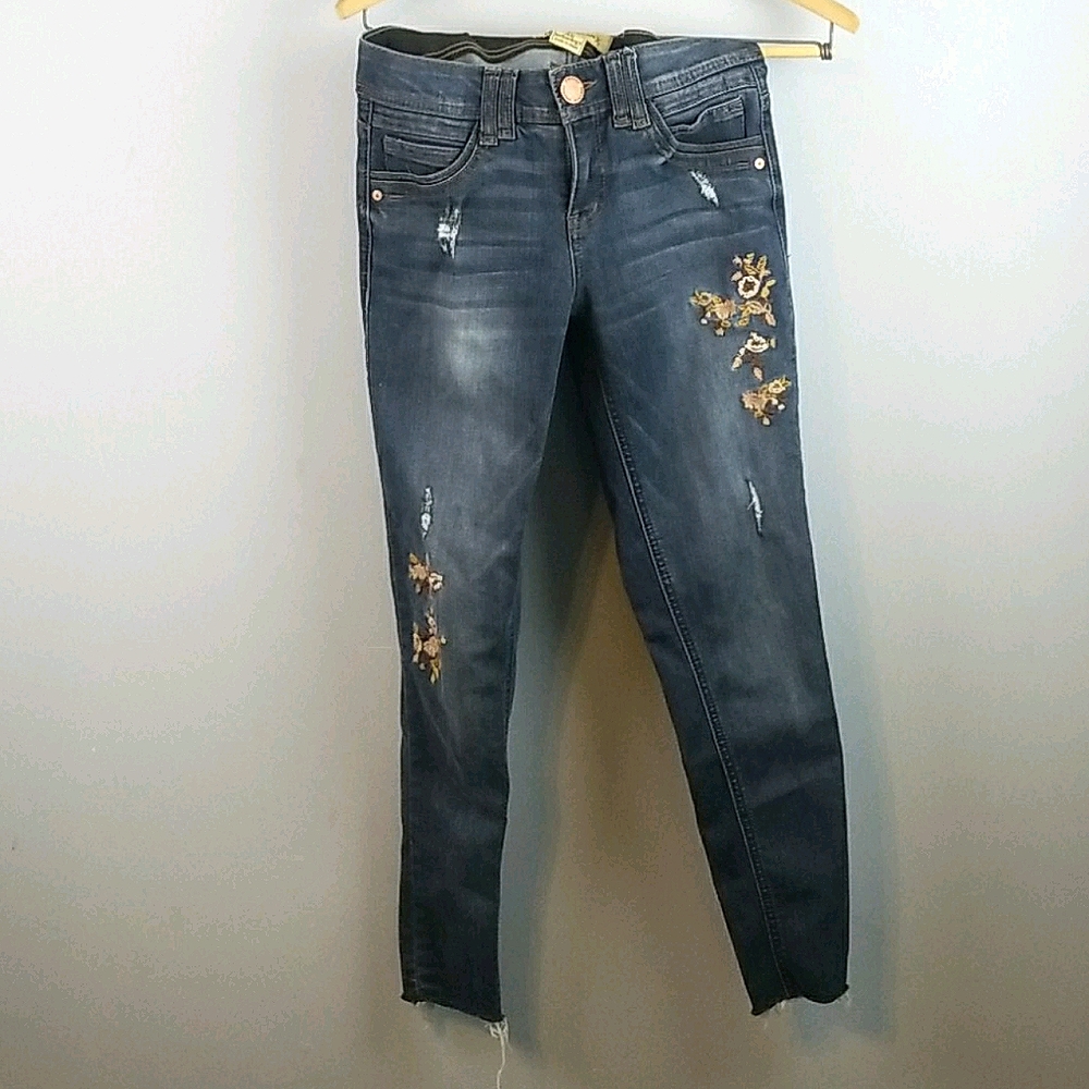 Super cute democracy jeans cropped and skinny fit